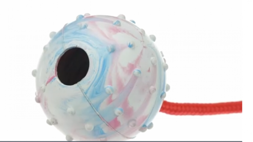DESENLİ KIRMIZI İPLİ TOP 7 CM BOŞ